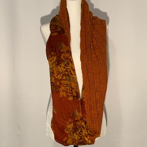 Xhilaration Reversible Infinity Scarf - Picture 3 of 6